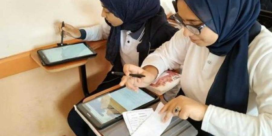 سبب تأخر امتحان اللغة العربية 30 دقيقة بأحد لجان الإعدادية بالجيزة