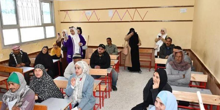 جامعة السويس تنظم قافلة طبية لقرية السلام بالقصاصين لدعم القرى الأكثر احتياجًا